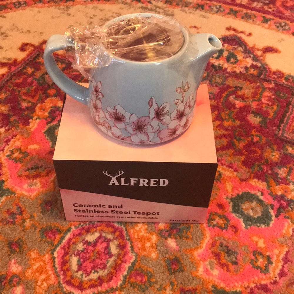 Alfred Coffee and Tea Room Tea Pot
